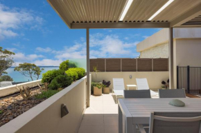 Aura 10 Shoal Bay